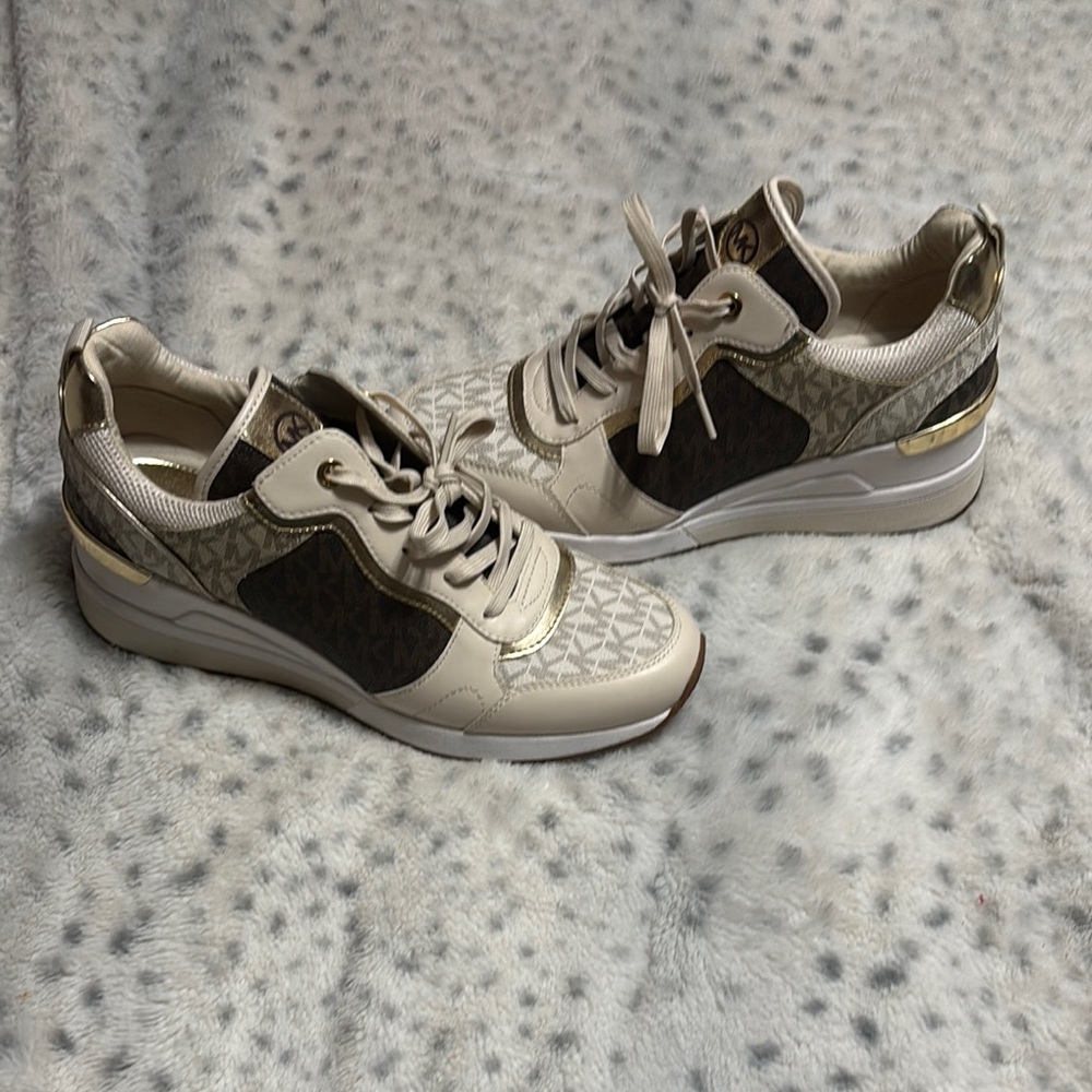 Michael Kors Women's Sneakers in Cream and Gold